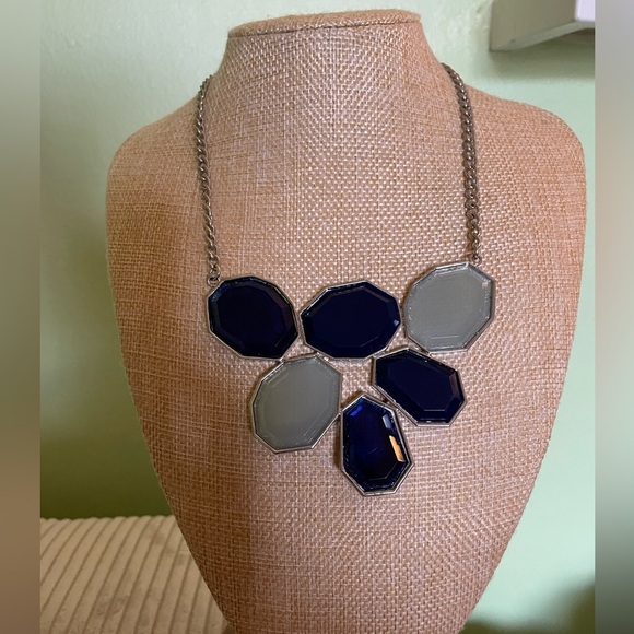 2 Piece Elegant Navy and Light Blue Statement Necklace and matching bracelet - Picture 5 of 7